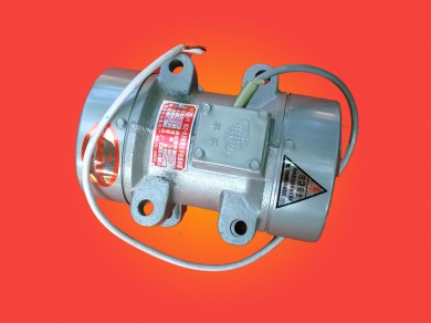 震动0.8kW三项电机
