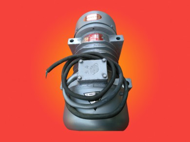 震动实腿1.5KW三项电机